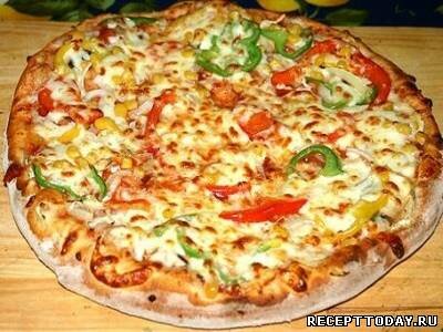 Пицца с тунцом и помидорами