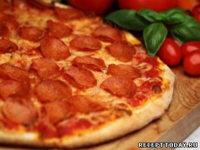 Рецепт Пицца с помидорами и салями