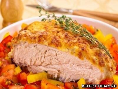 Рецепт Куриная грудка под йогуртовым соусом и сыром