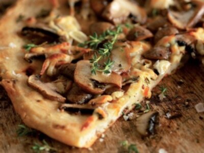 Постная пицца с грибами