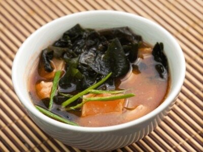Японский суп с лососем