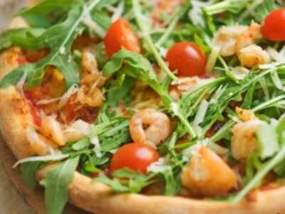 Рецепт Пицца с рукколой и креветками