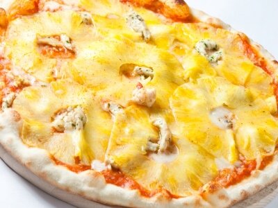 Рецепт Пицца с курицей и ананасами
