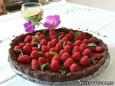 Рецепт Шоколадный пирог с малиной