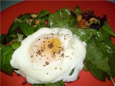 Рецепт Салат с яйцом пашот
